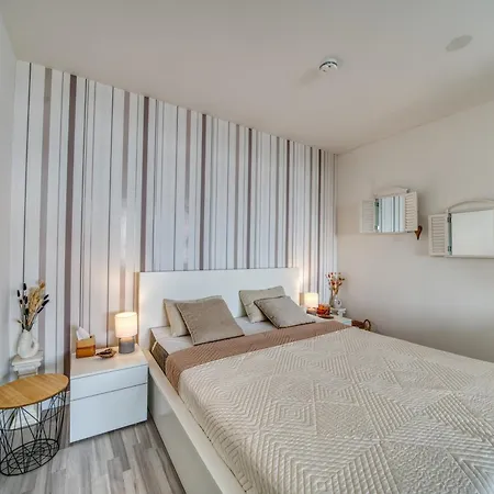 - Haus G, App 0g0705 Apartman *